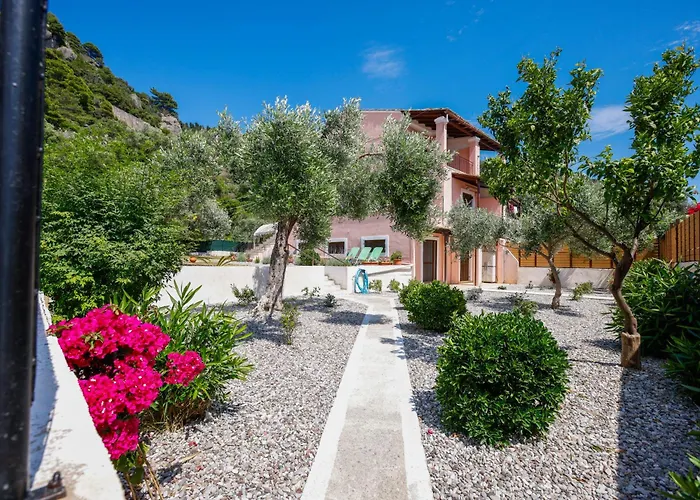 Iris Apartman Glifáda